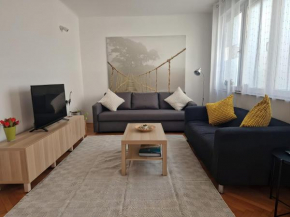 Apartment Gold